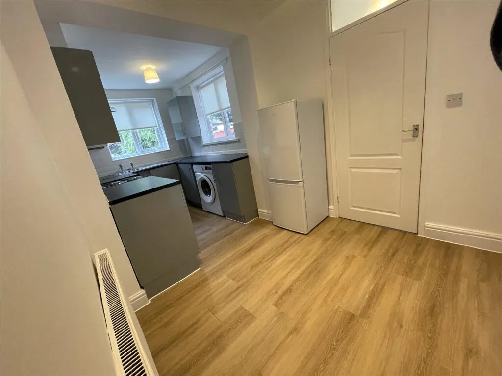 3 bedroom end of terrace house for rent