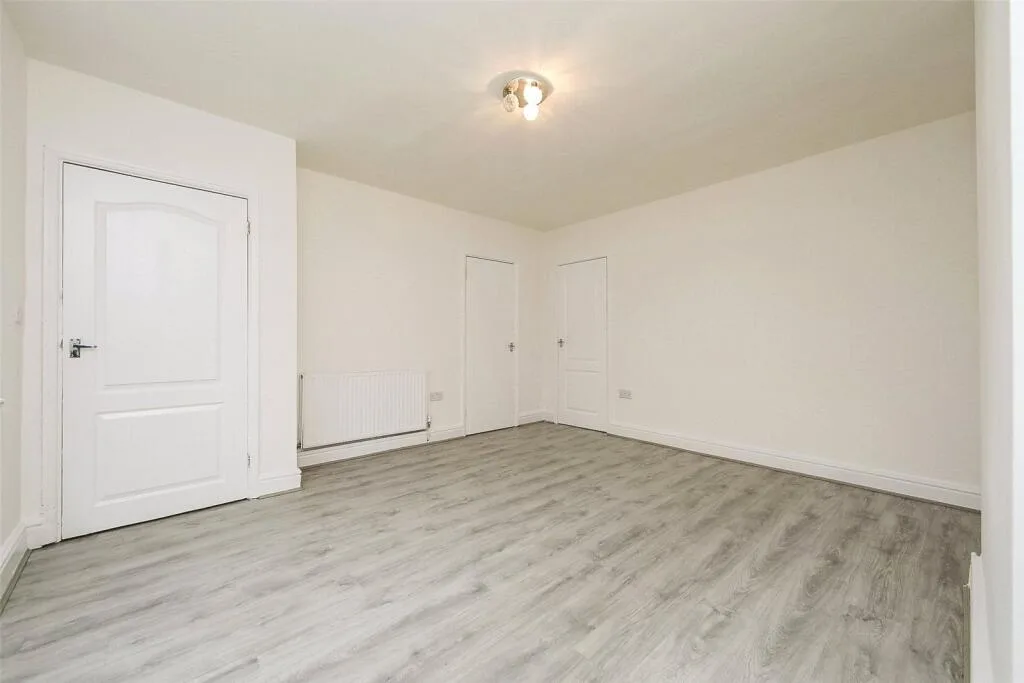 3 bedroom end of terrace house for rent