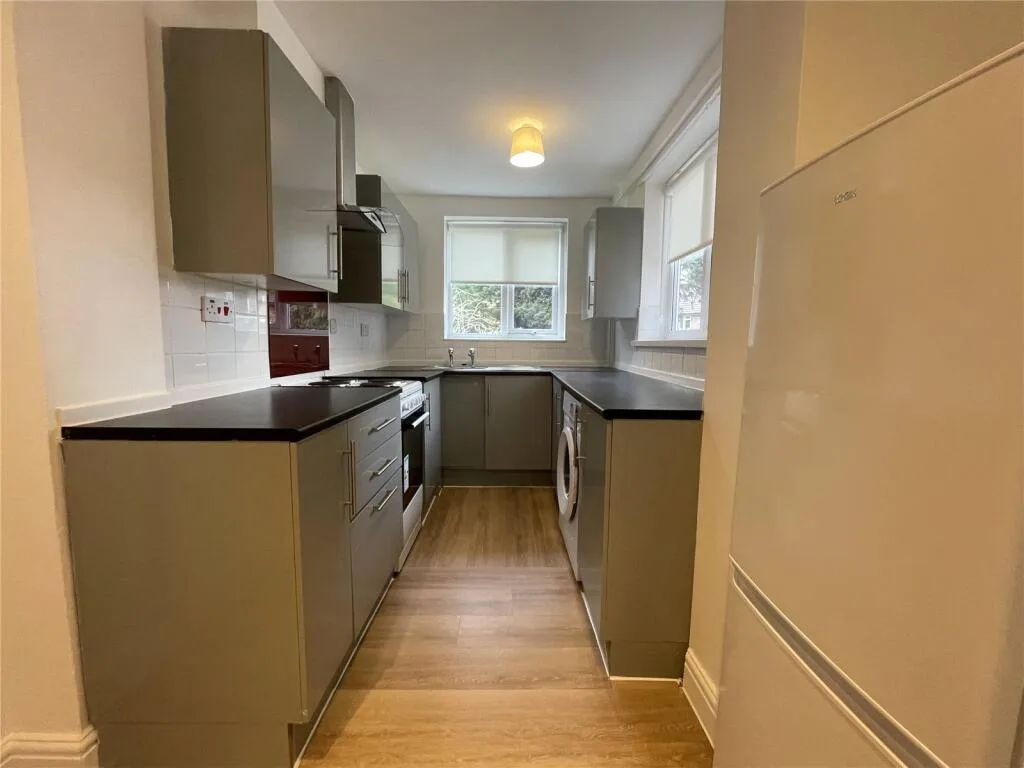 3 bedroom end of terrace house for rent