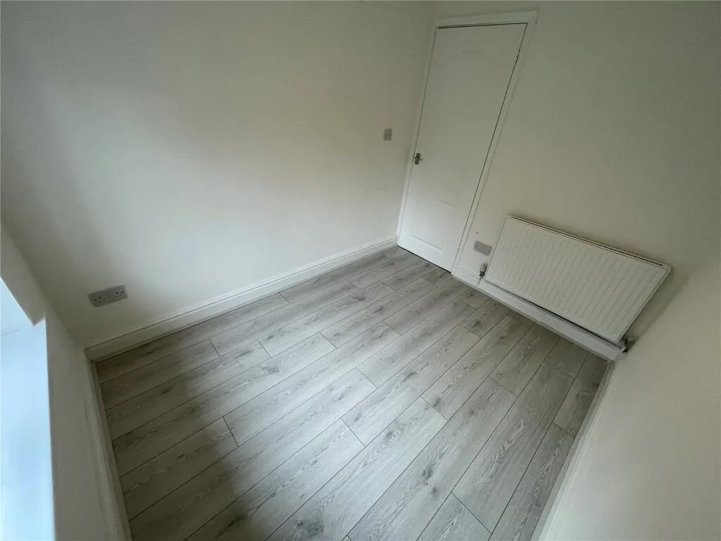 3 bedroom end of terrace house for rent