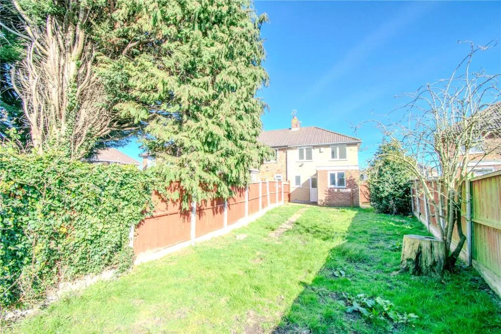3 bedroom end of terrace house for rent