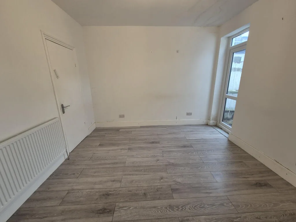 3 bedroom end of terrace house for rent