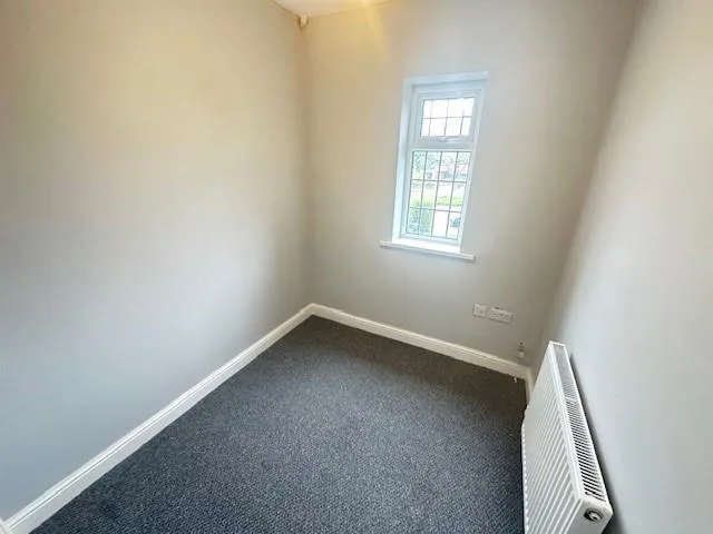 4 bedroom semi-detached house for rent