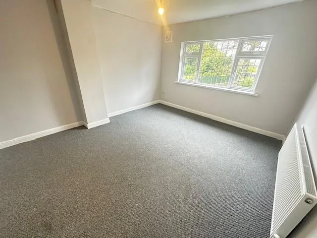 4 bedroom semi-detached house for rent