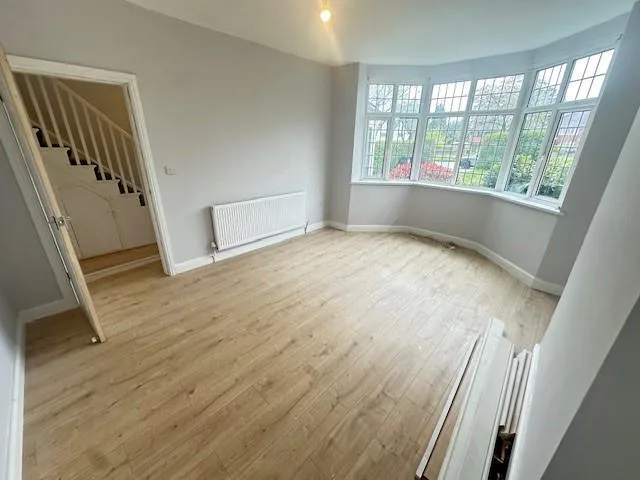 4 bedroom semi-detached house for rent