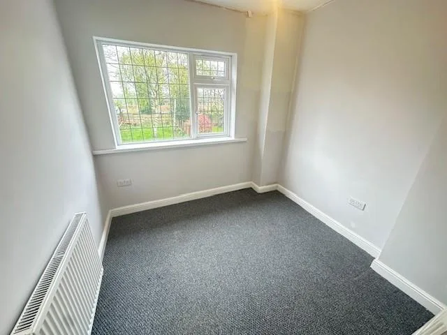 4 bedroom semi-detached house for rent