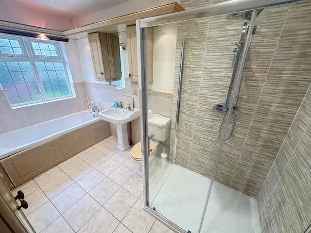 4 bedroom semi-detached house for rent