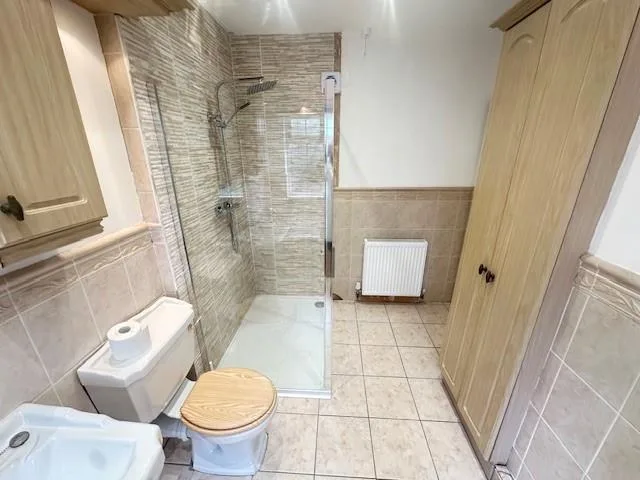 4 bedroom semi-detached house for rent
