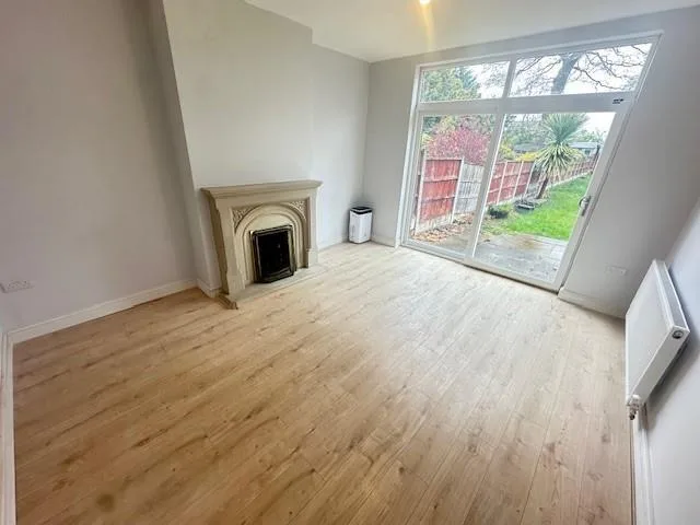 4 bedroom semi-detached house for rent