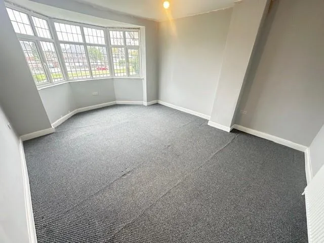 4 bedroom semi-detached house for rent