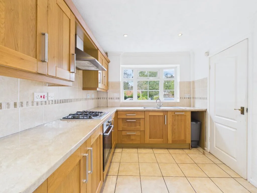 4 bedroom detached house for rent