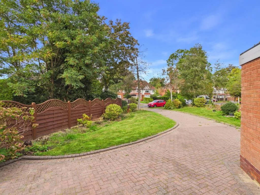 4 bedroom detached house for rent