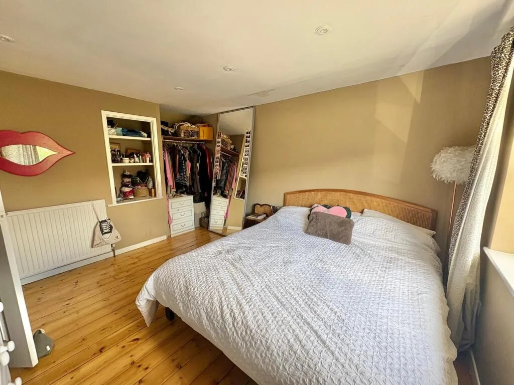 3 bedroom semi-detached house for rent