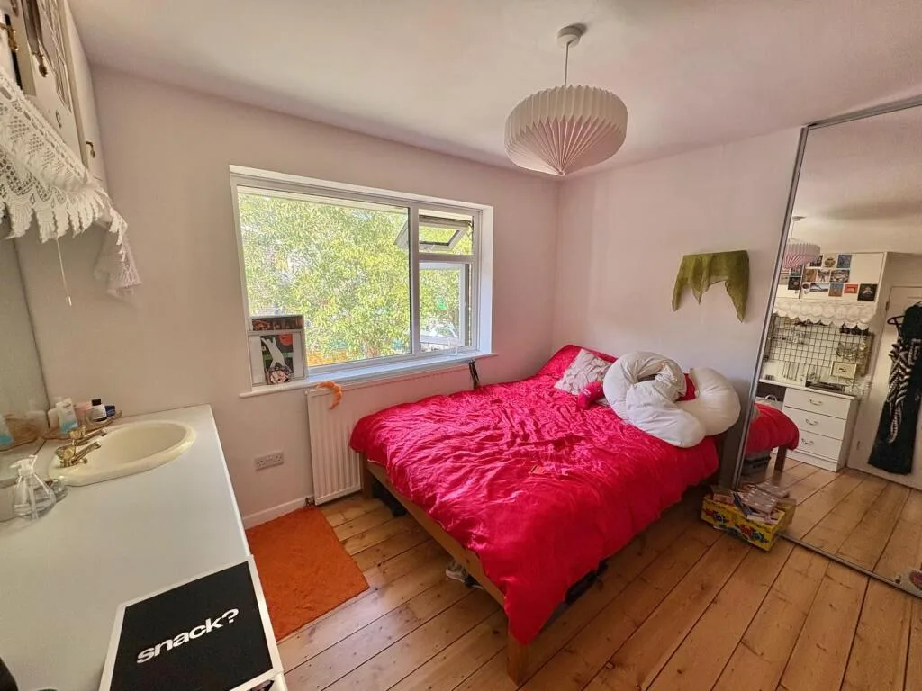 3 bedroom semi-detached house for rent