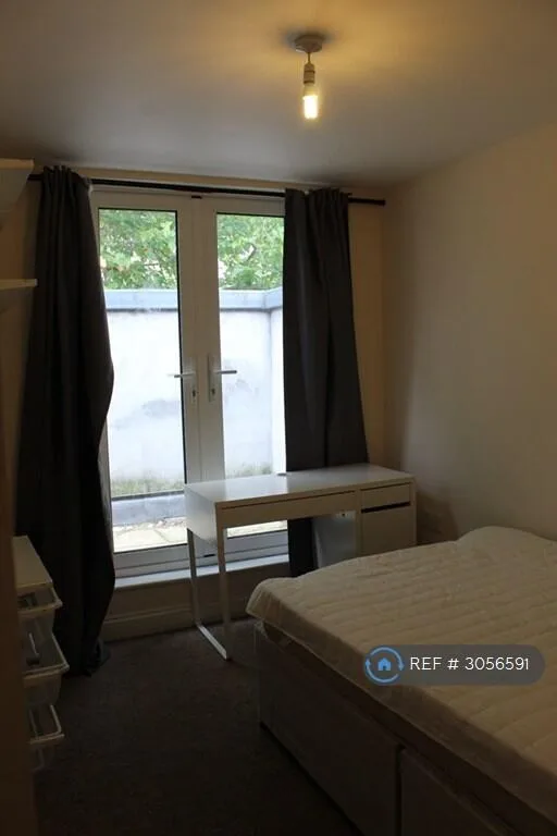 6 bedroom flat for rent