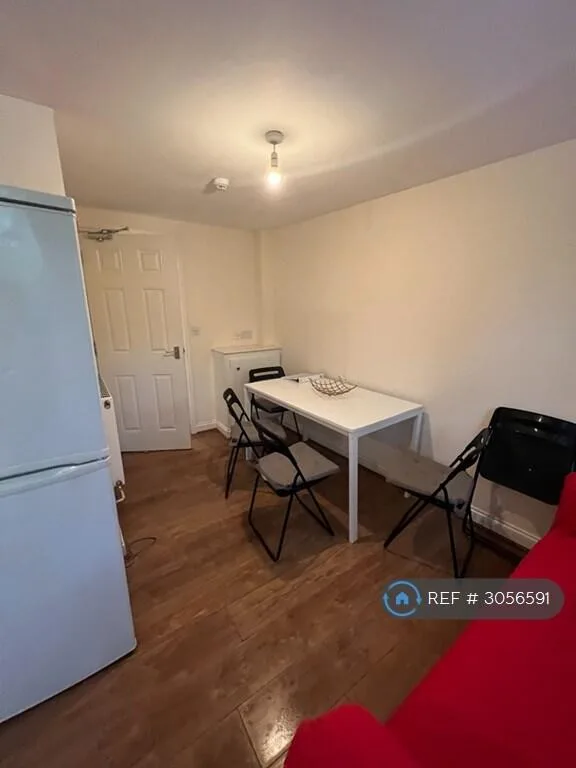 6 bedroom flat for rent