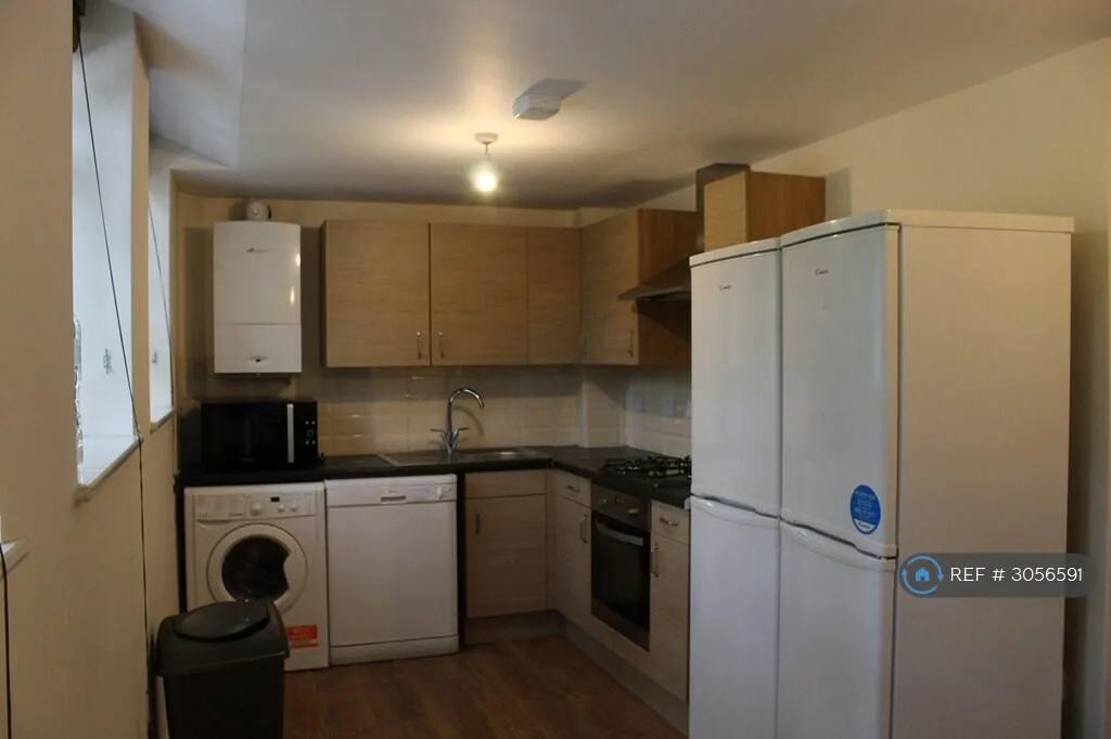 6 bedroom flat for rent