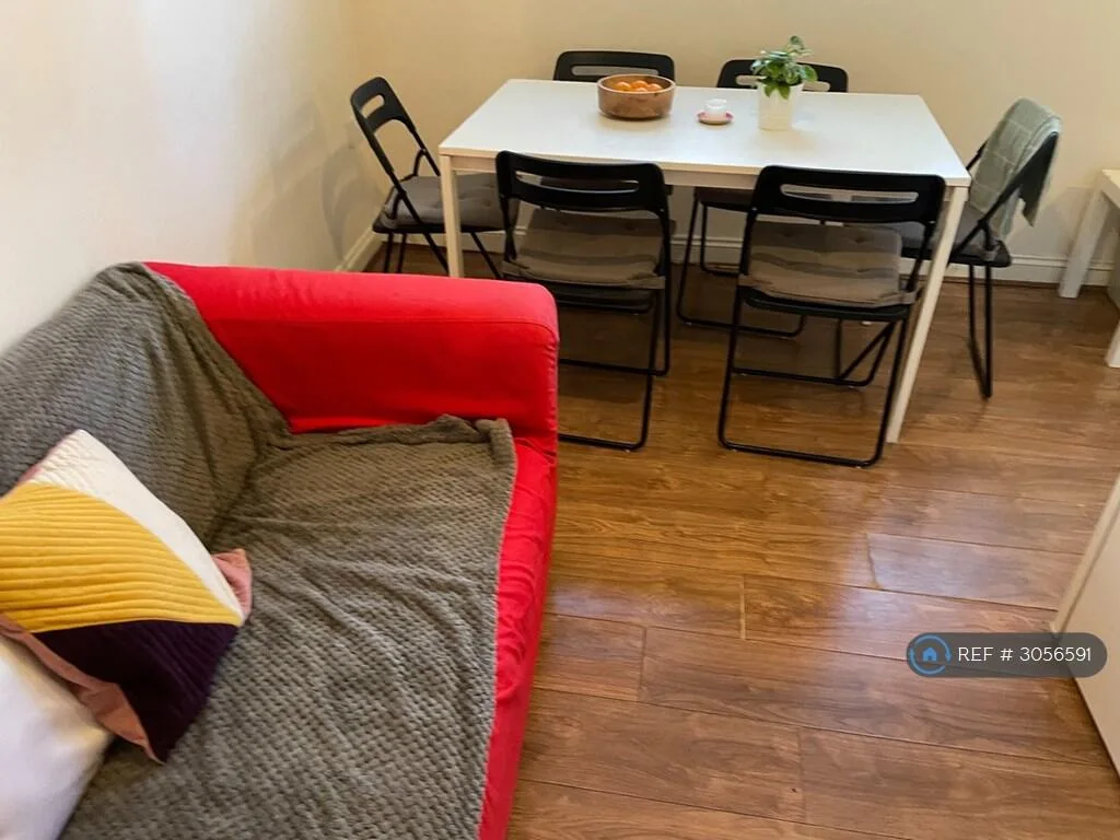 6 bedroom flat for rent