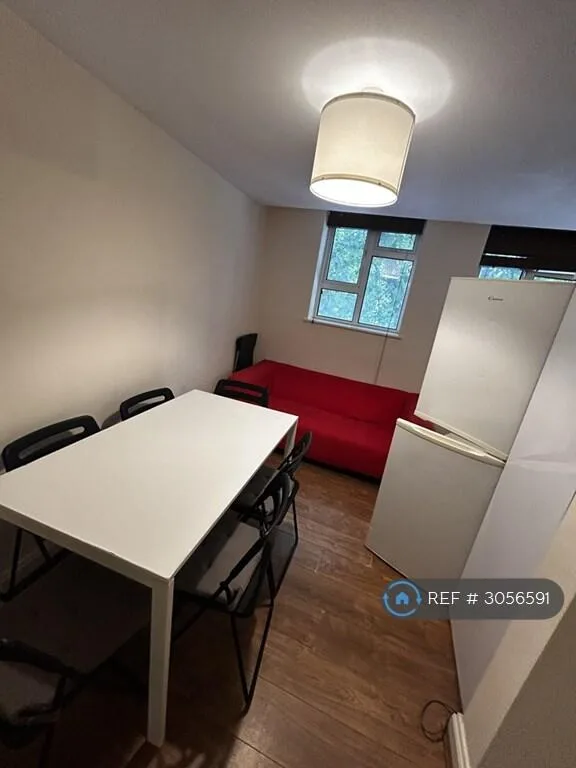 6 bedroom flat for rent