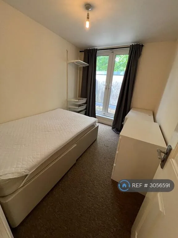 6 bedroom flat for rent