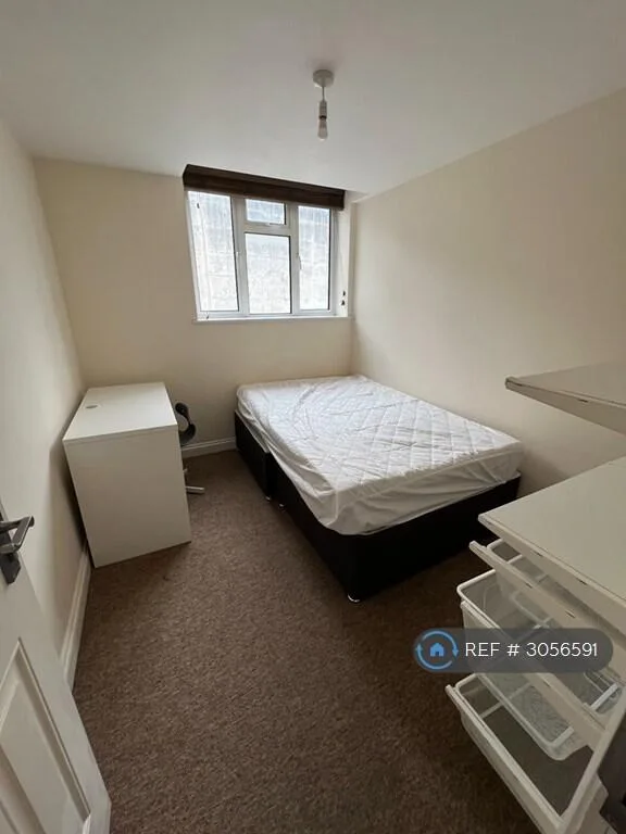 6 bedroom flat for rent