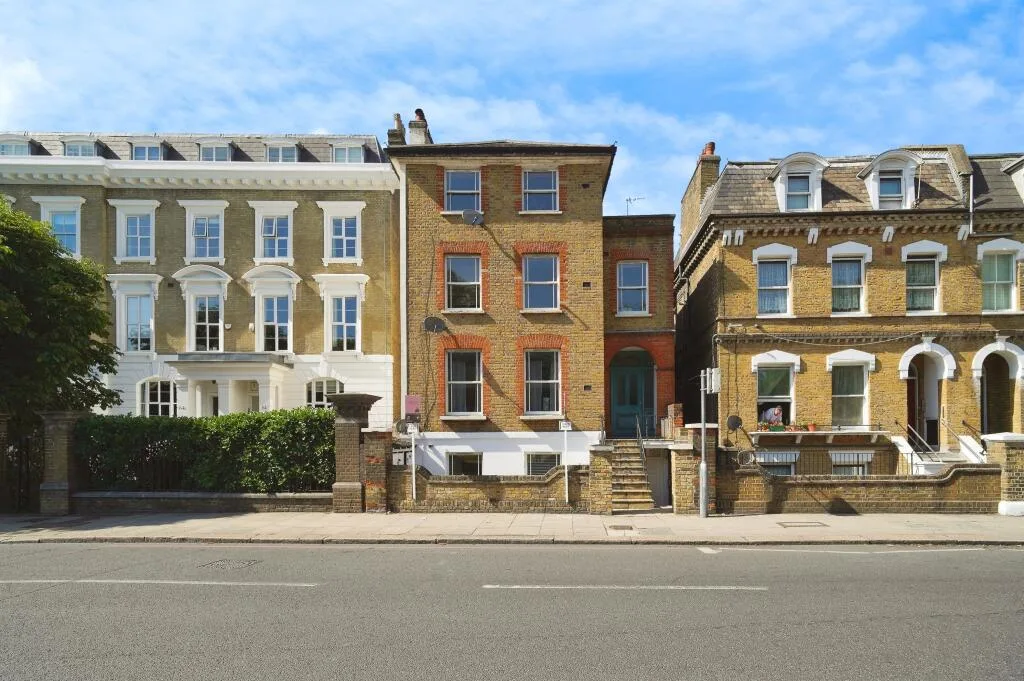 3 bedroom flat for rent
