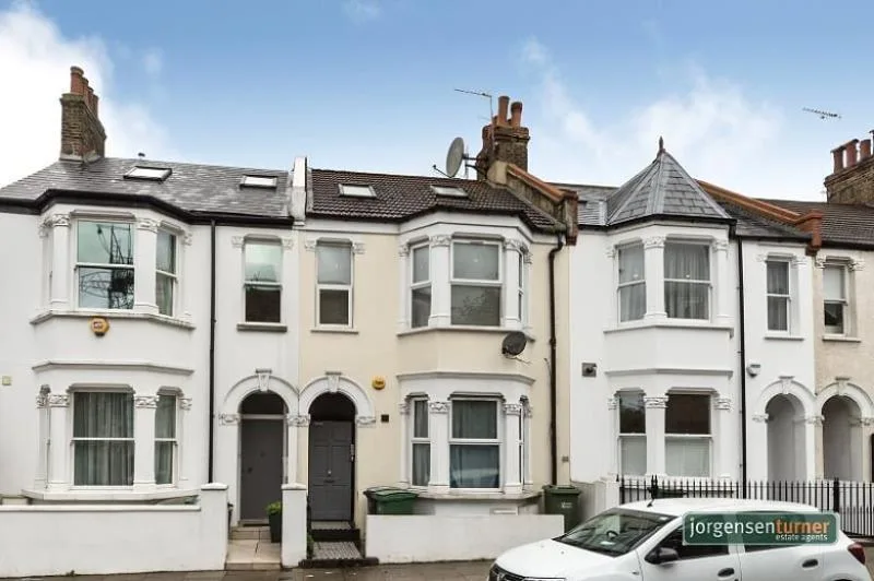 3 bedroom flat for rent