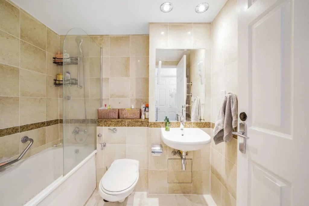 3 bedroom flat for rent