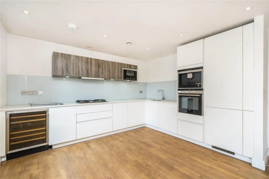 3 bedroom flat for rent