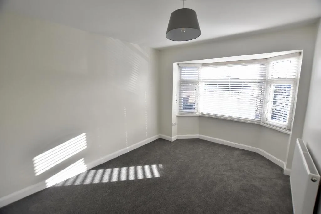 3 bedroom semi-detached house for rent