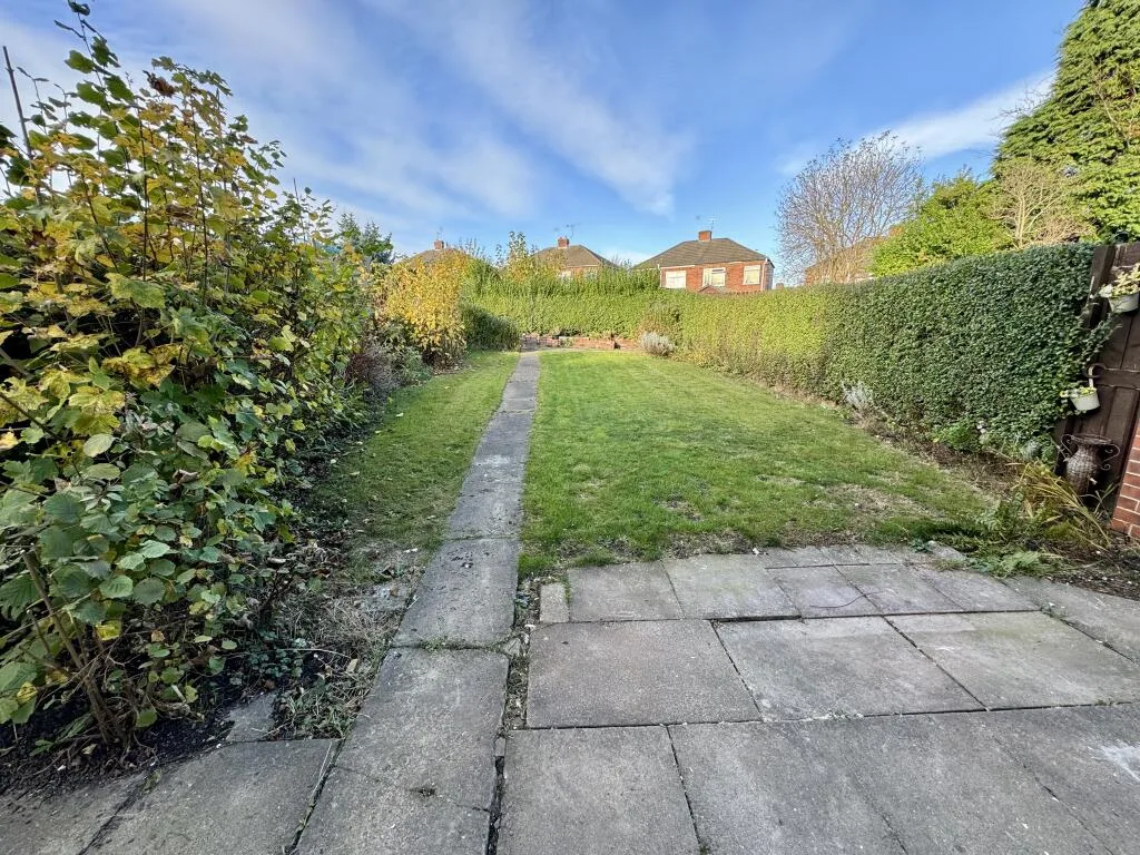 3 bedroom semi-detached house for rent