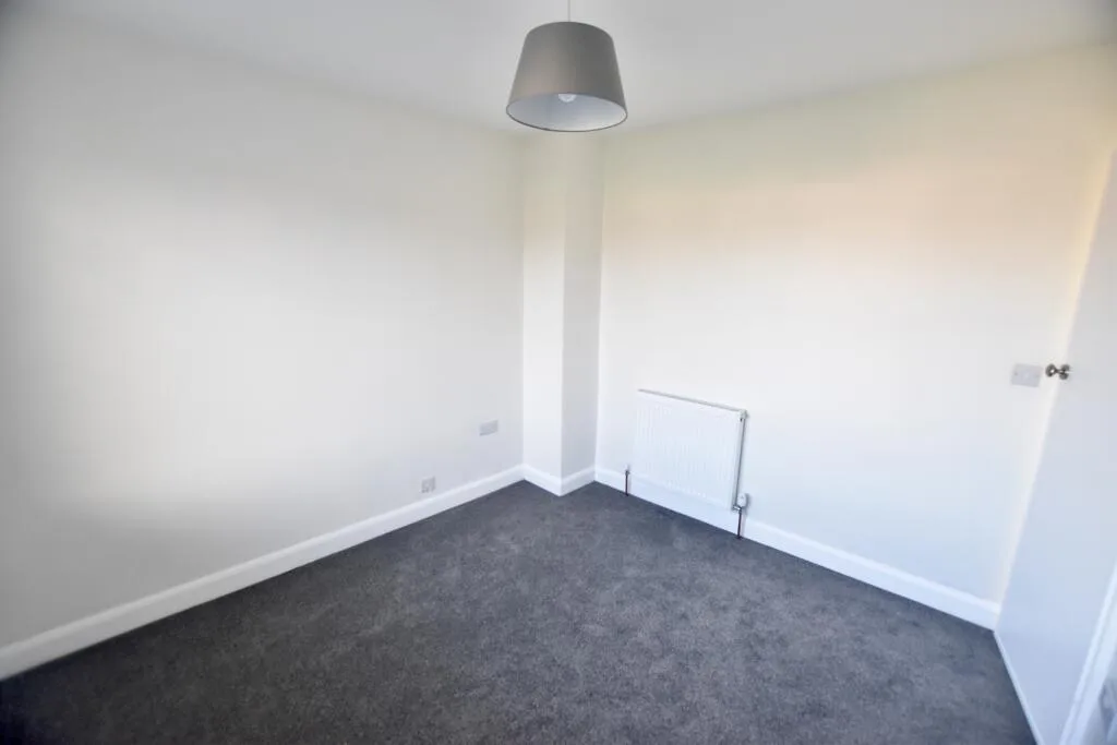 3 bedroom semi-detached house for rent