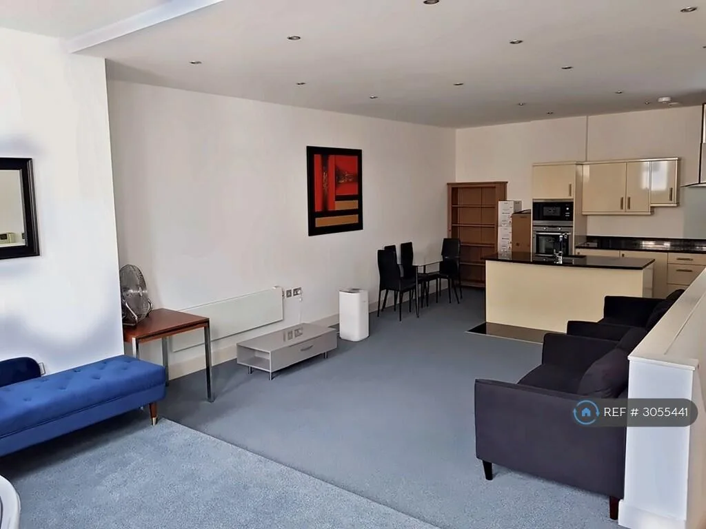 2 bedroom penthouse for rent
