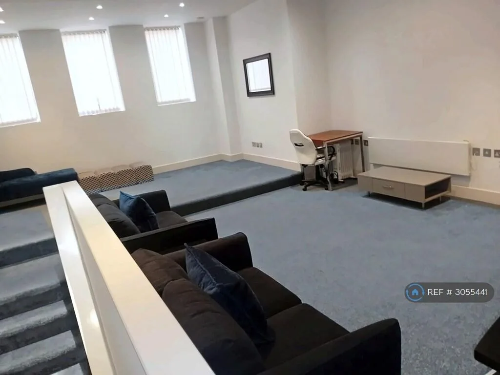 2 bedroom penthouse for rent