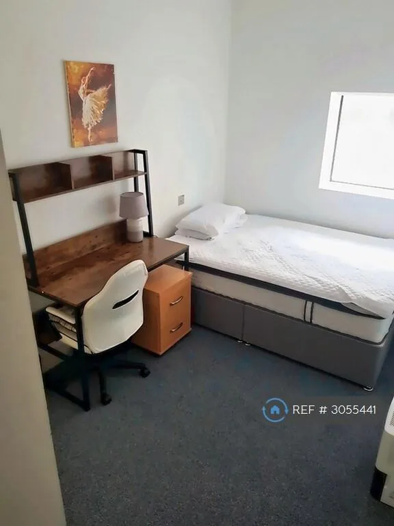 2 bedroom penthouse for rent
