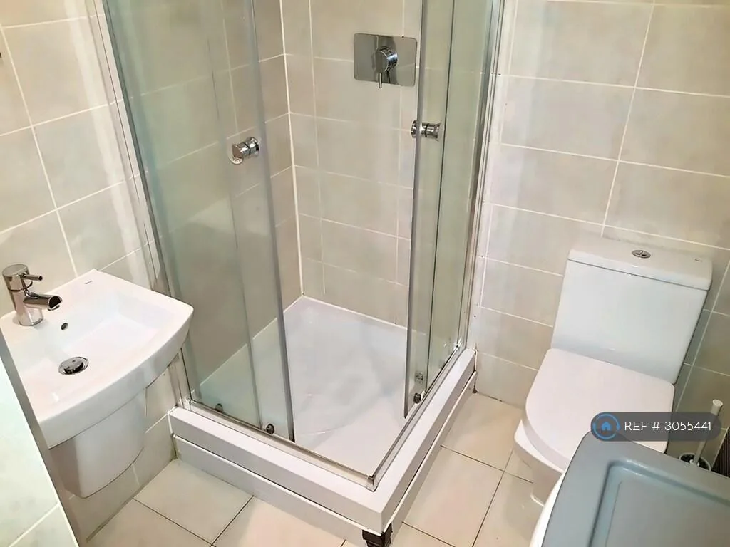 2 bedroom penthouse for rent