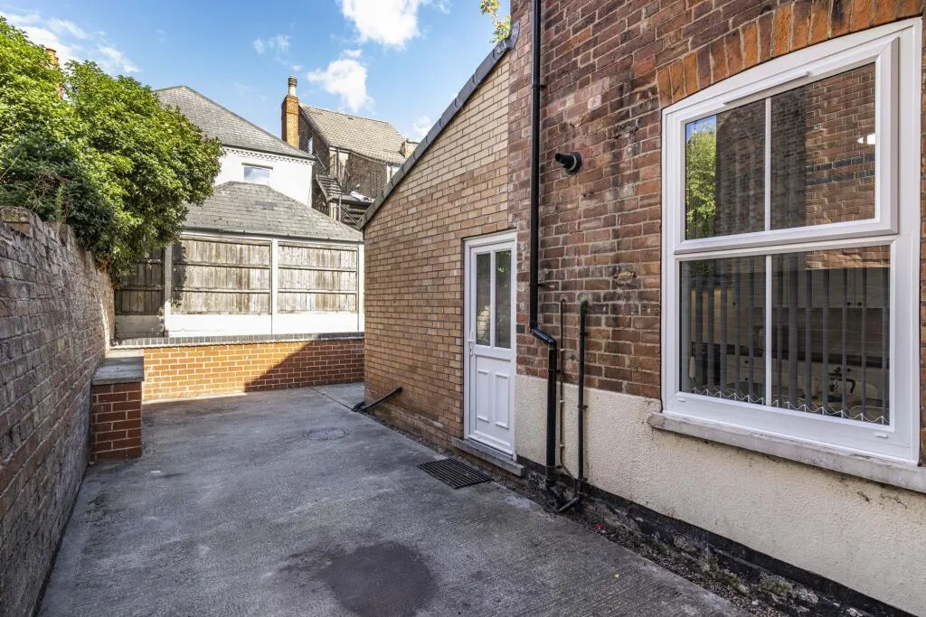 1 bedroom house of multiple occupation for rent