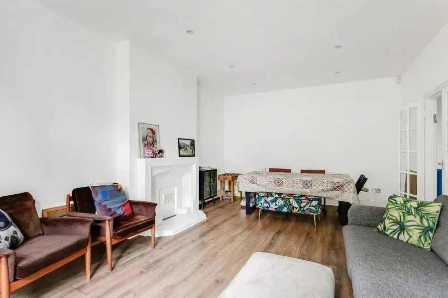 3 bedroom ground floor flat for rent