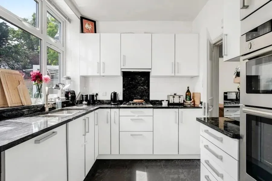 3 bedroom ground floor flat for rent