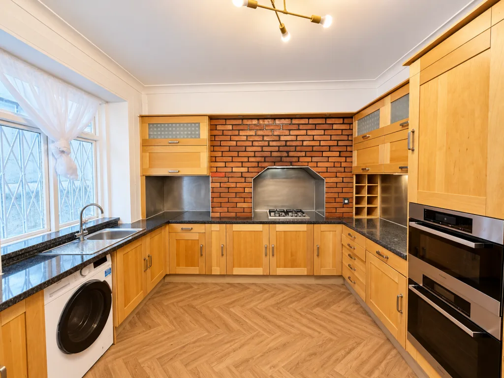 4 bedroom flat for rent