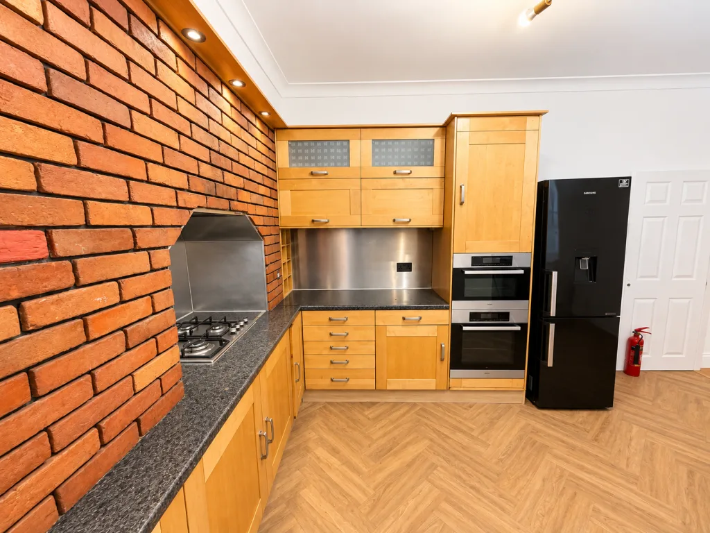 4 bedroom flat for rent