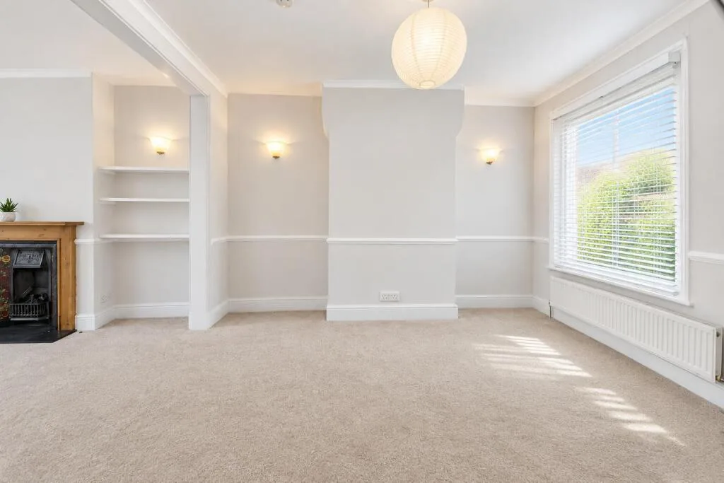 2 bedroom house for rent