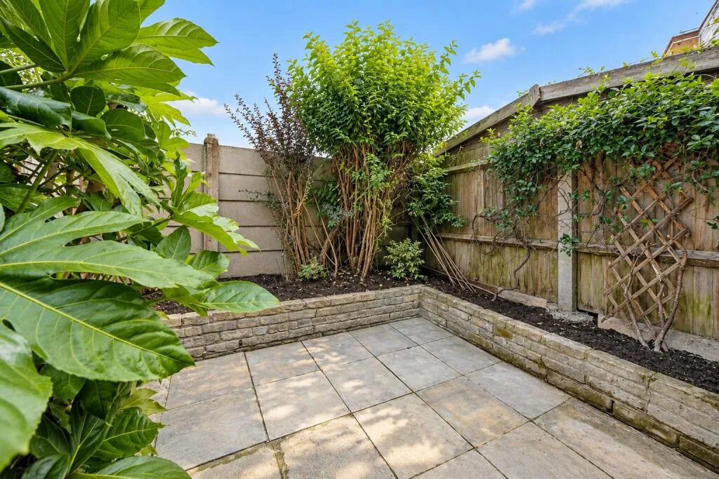2 bedroom house for rent