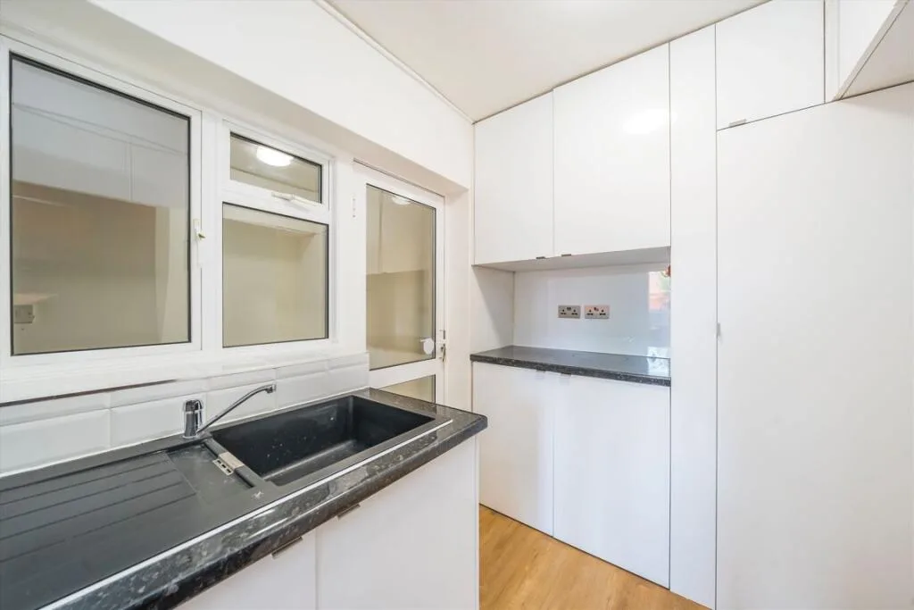 4 bedroom detached house for rent