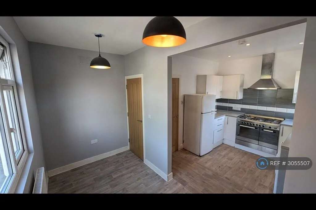 3 bedroom flat for rent