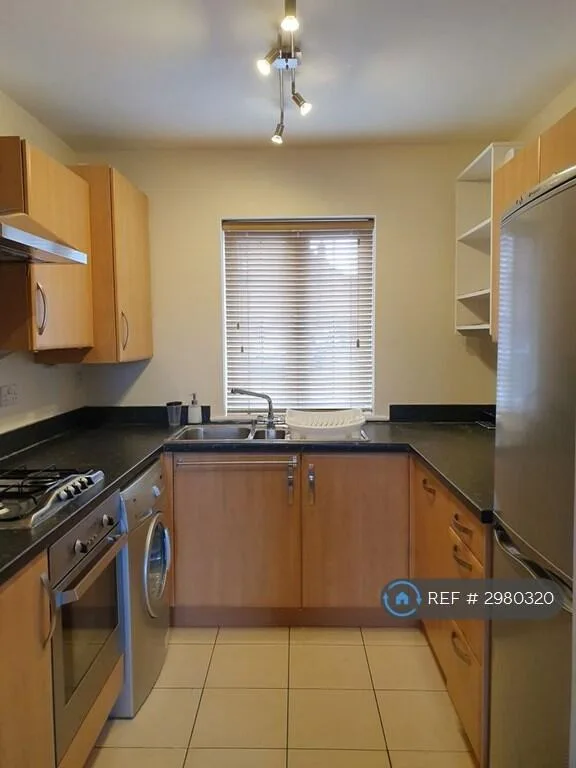 3 bedroom end of terrace house for rent