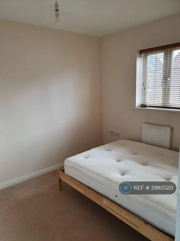 3 bedroom end of terrace house for rent