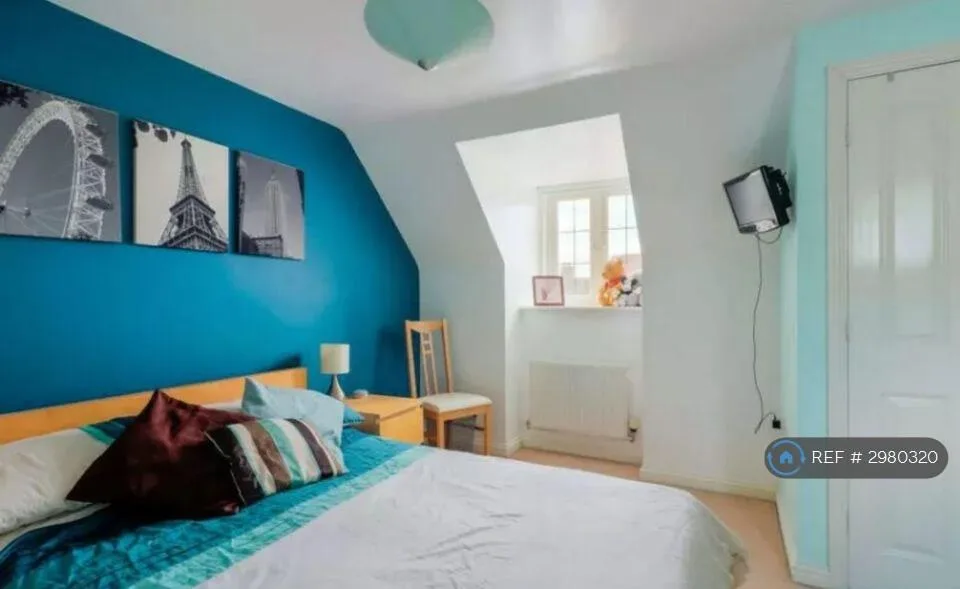 3 bedroom end of terrace house for rent