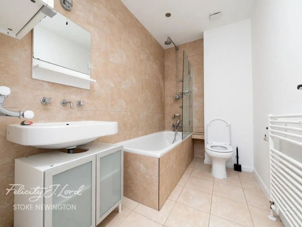 3 bedroom flat for rent