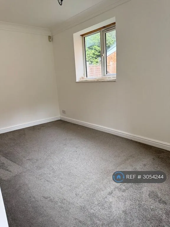 5 bedroom detached house for rent